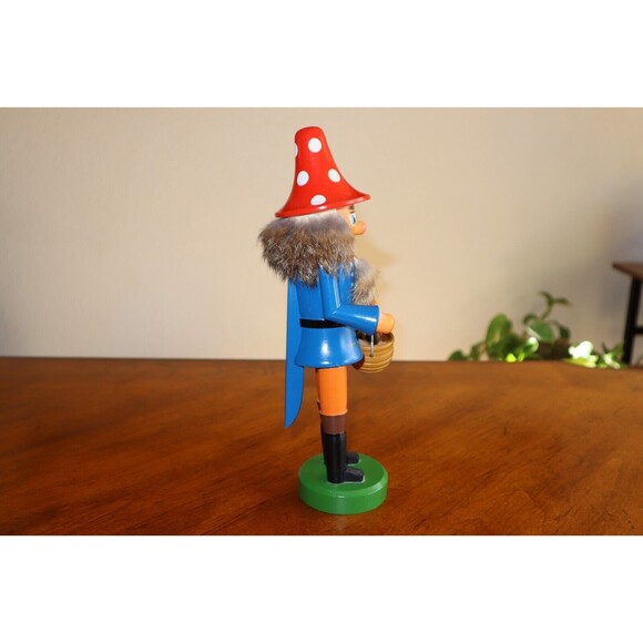 10.75" VEB Hodrewa Rothenthal German Democratic Republic Nutcracker Mushroom Man - Picture 3 of 13